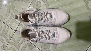 Sepatu nike putih preloved
