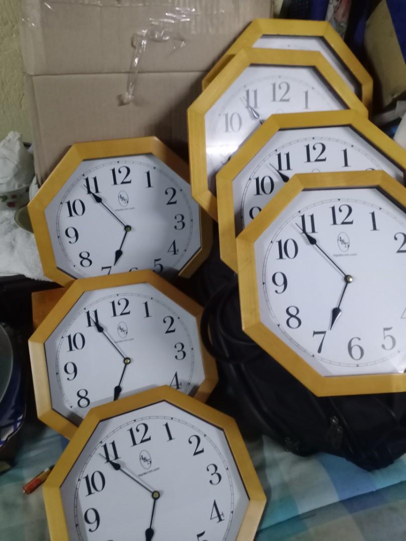 SKP Quartz Wall Clock, Furniture & Home Living, Home Decor, Clocks on