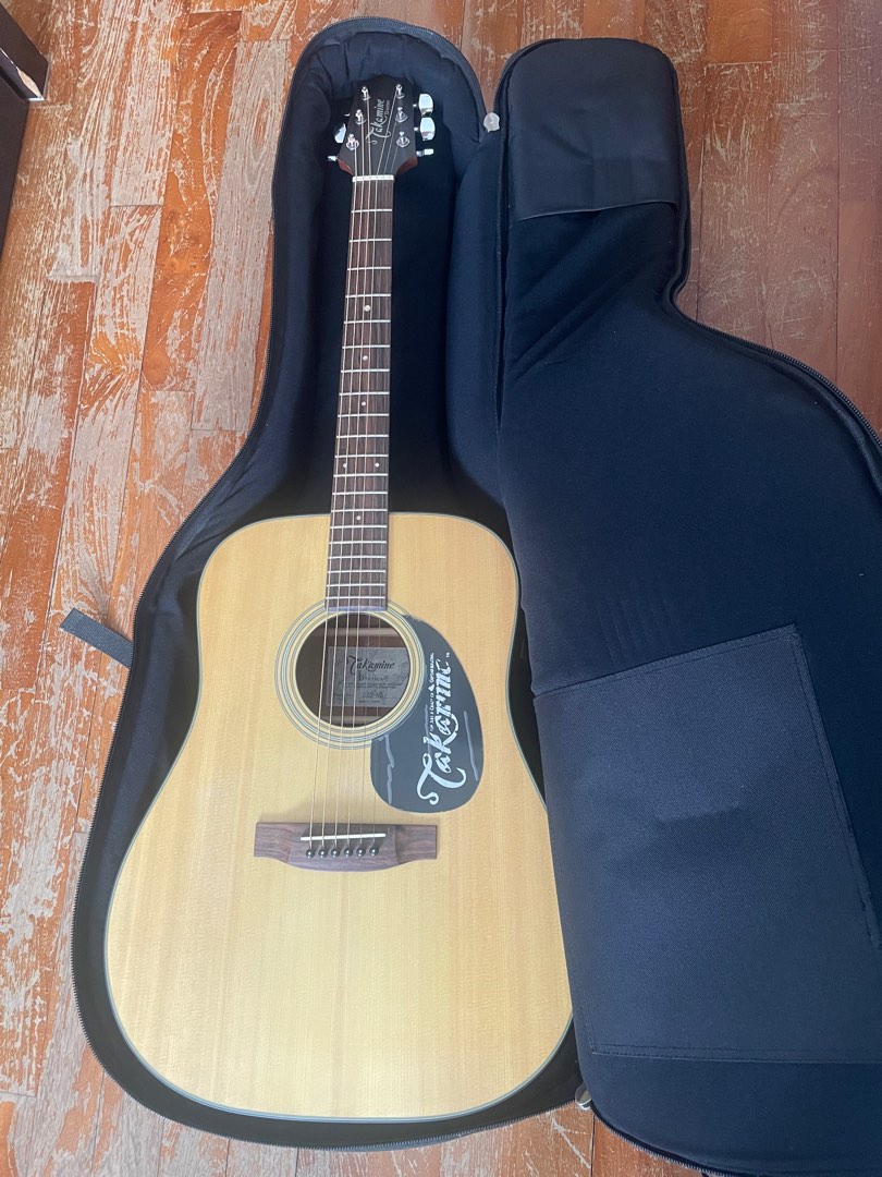 Takamine Acoustic Guitar + Gator bag + Snark tuner + 3 picks, Hobbies & Toys, Music & Media