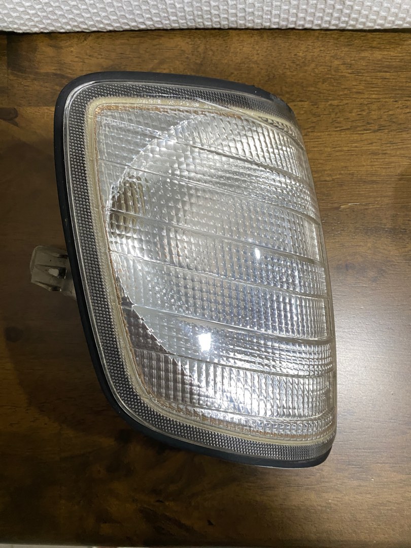 thumbnail image 2 of Genuine Ford OEM Mirror Signal Lamp Lens For 2017-2025 Super Duty - RH Passenger (No Spot) 2 of 5