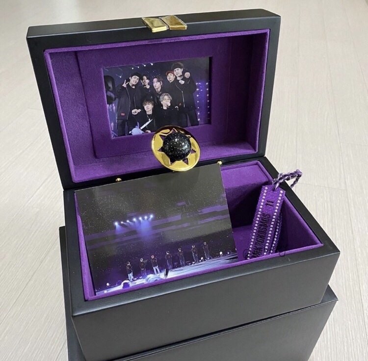 WTB BTS Merch box 6 jungkook army, K-Wave di Carousell