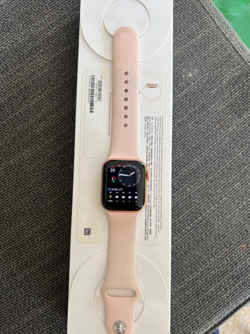 WTS Apple Watch SE Gold Aluminum with Pink Sand Sport Band GPS