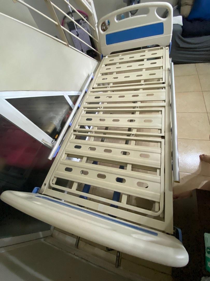 2nd hand Hospital Bed, Furniture & Home Living, Furniture, Bed Frames