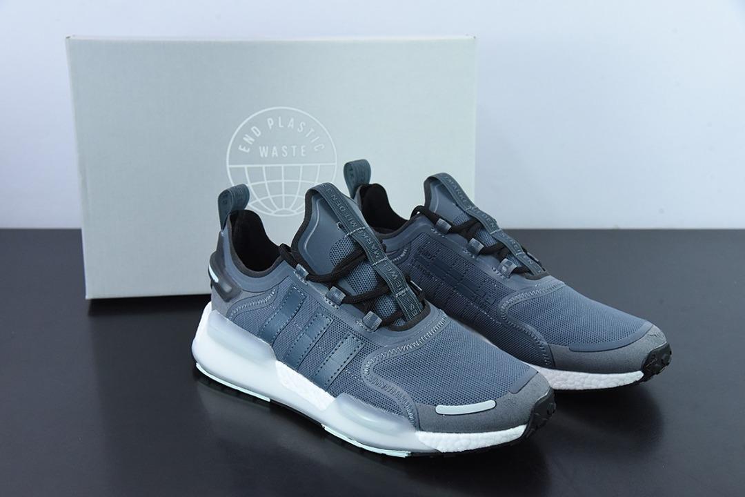Adidas NMD_V3 BoostOG White, Men's Fashion, Footwear, Sneakers on  Carousell