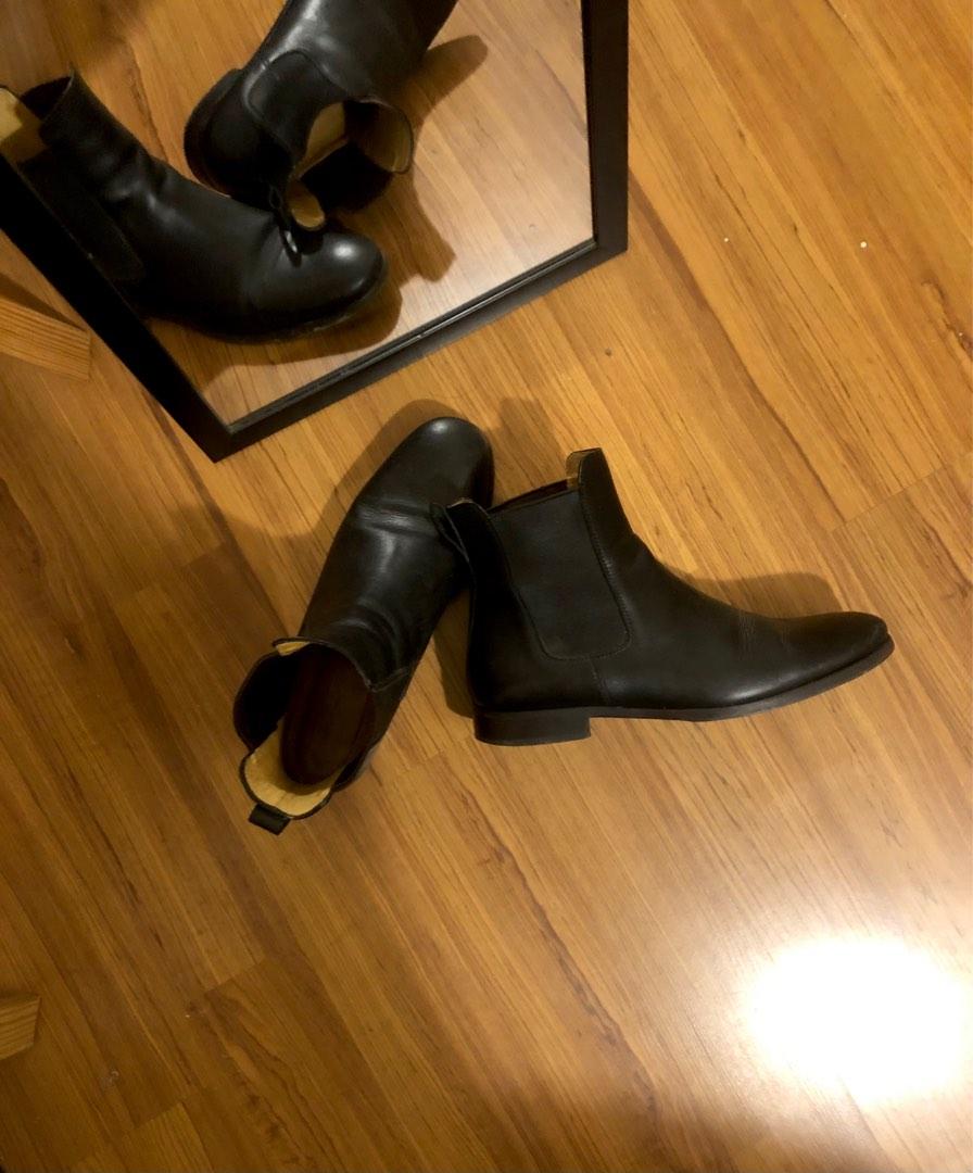 APC Chelsea Boots Men s Fashion Footwear Boots on Carousell
