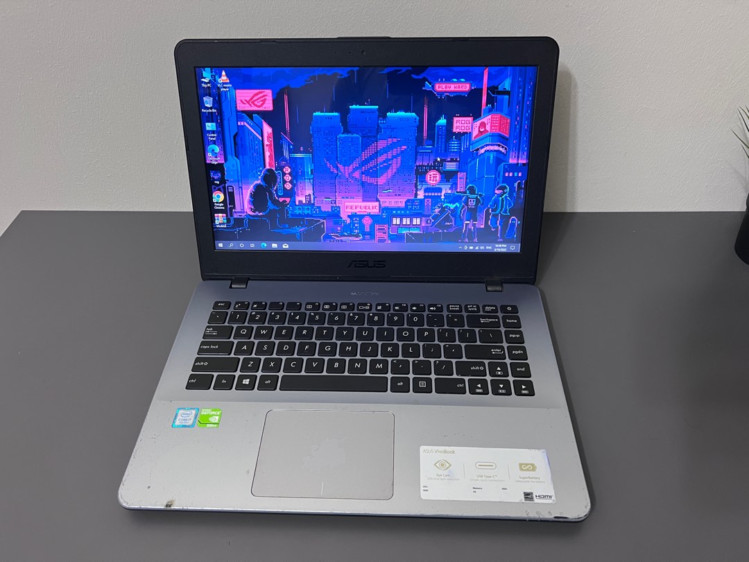 Asus VivoBook i7 7500U Nvidia GeForce 930MX 8GB Ram 480GB SSD