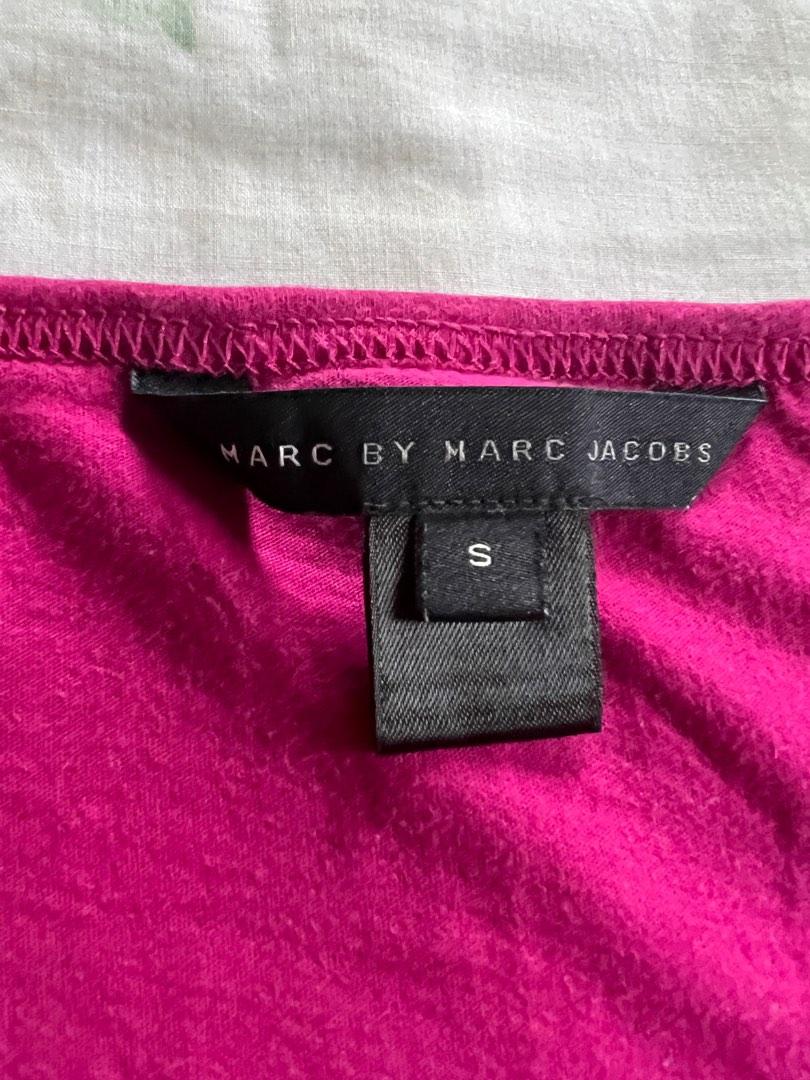 Authentic Marc by Marc Jacobs Shirt (Category: Shirts) located in San Fernando. Submitted by authenticsph (Listing ID 1188398090, Image 3). Description: Authentic Marc by marc jacobs shirt Material:Cotton Size: S Color: Fushia Pink Comfortable to wear Ok pa color nya hindi faded, ins short maganda pa😀😍 Ok p.