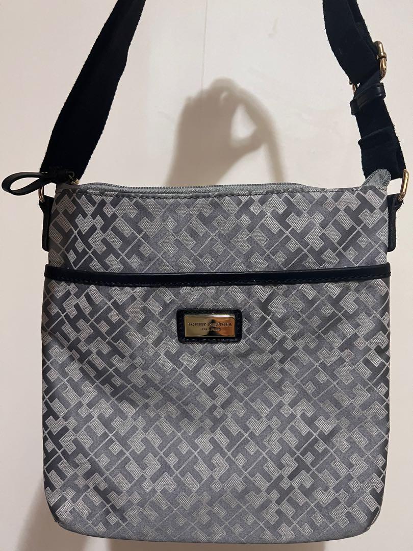 Tommy hilfiger hotsell ladies sling bag