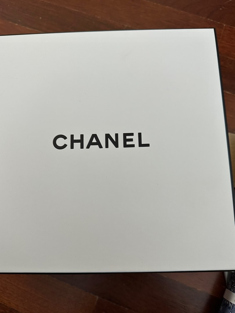 Chanel Gift Box, Women's Fashion, Jewelry & Organisers, Accessory holder, box & organisers on