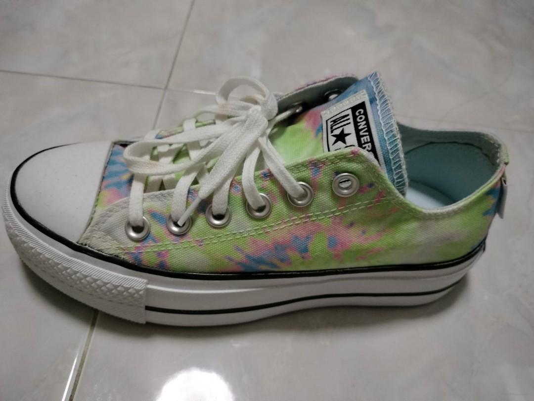 Pastel tie deals dye converse