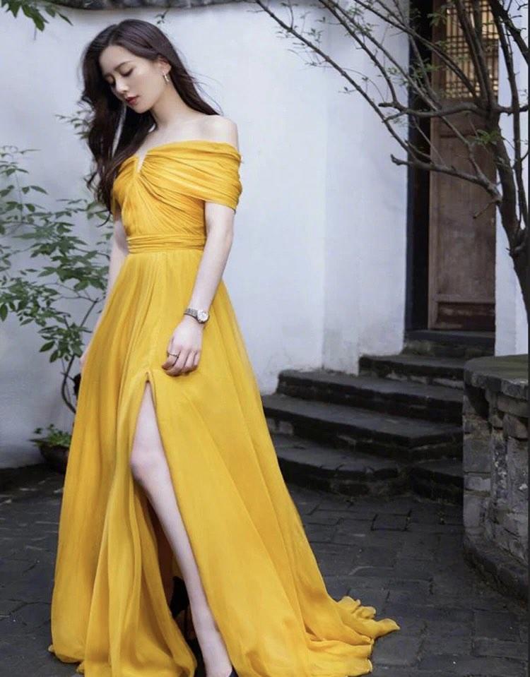 Gold cocktail gown top