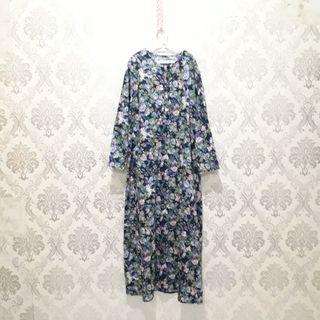 Dresa Motif Bunga Bersaku Kancing Navy Gamis Wanita