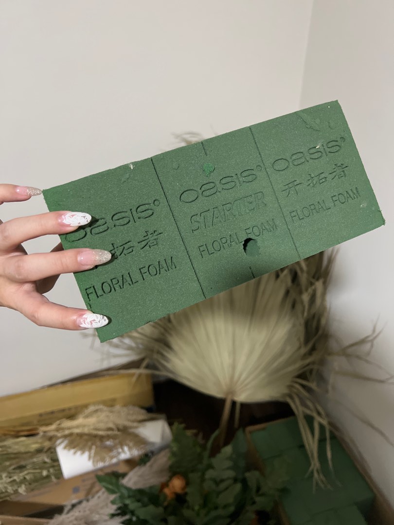 Floral foam (Oasis), Hobbies & Toys, Stationery & Craft, Flowers