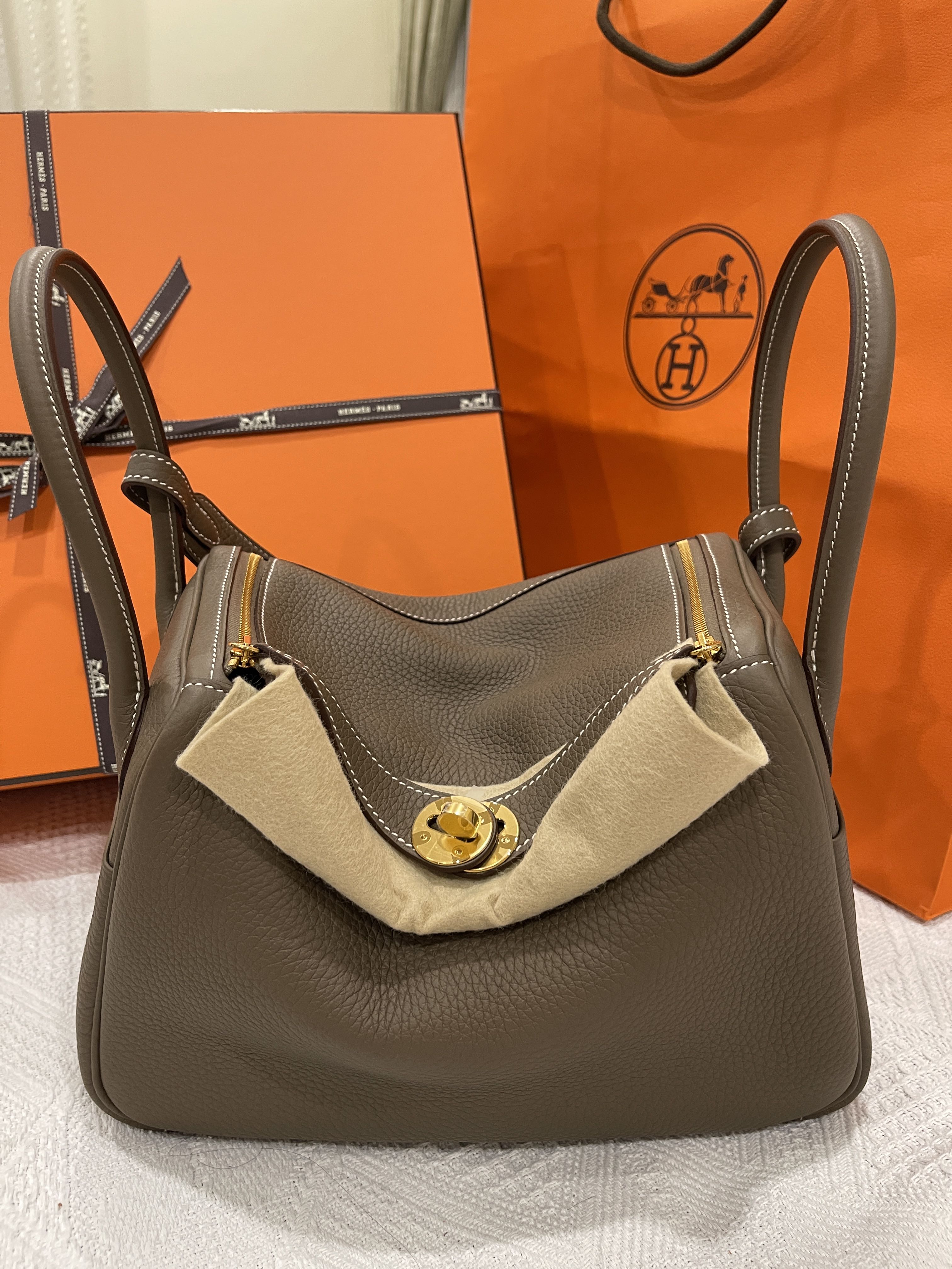 Hermes Lindy 26 etoupe ghw brand new Luxury Bags Wallets on