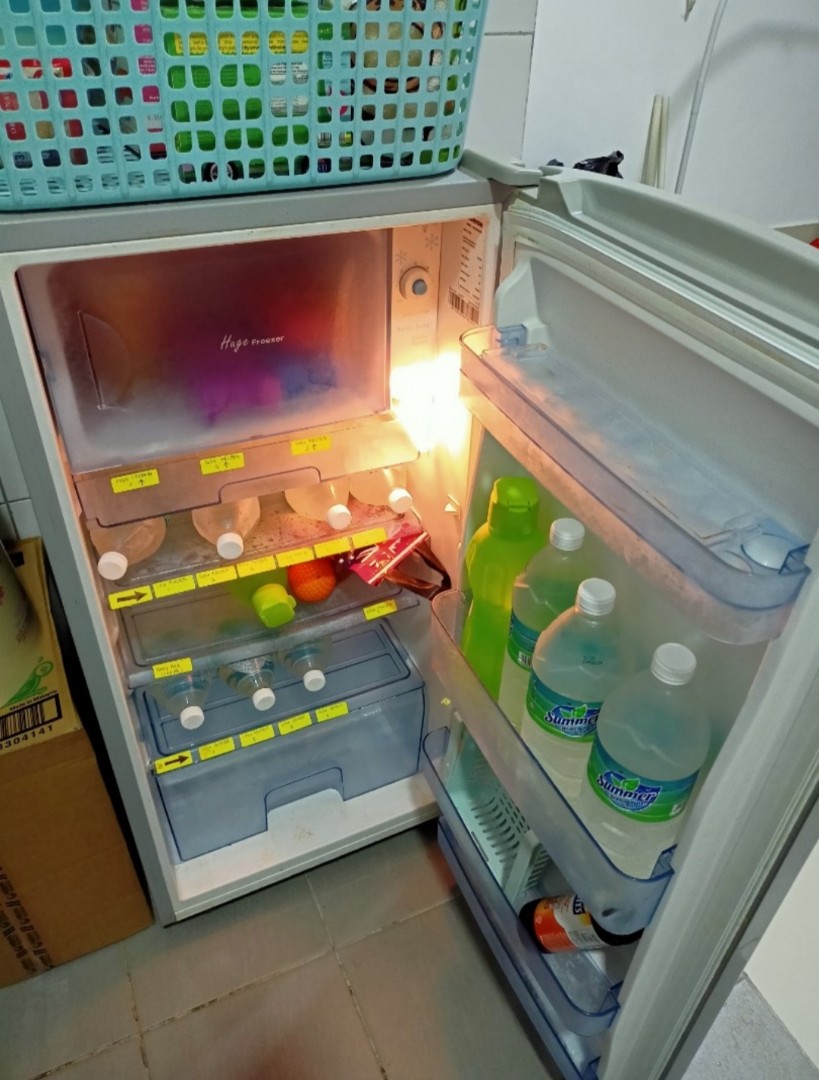 Hisense Fridge Freezer Refrigerator Peti Ais Sejuk, TV & Home