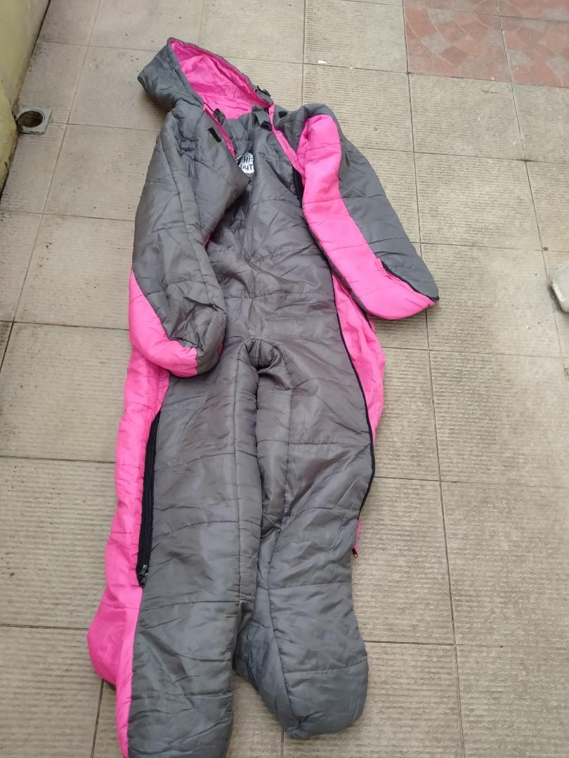 Hito-Gata Humanoid Sleeping Bag - Makapal (Category: Hiking & Camping) located in Muntinlupa City. Submitted by prime_finder (Listing ID 1188544907, Image 2). Description: Hito-Gata Humanoid Sleeping Bag Makapal ang Padding, Malambot - Hindi katulad ng ibang sleeping bag na manipis ang padding at ramdam mo yung sahig, bato, etc. With zippers in all limbs - pwede isara kung di mo bet nakalawit yung kamay/paa mo Pwede sa matangkad Bought at 5,xxx+ 