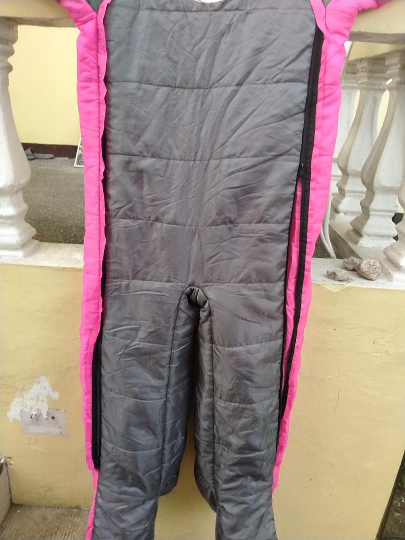 Hito-Gata Humanoid Sleeping Bag - Makapal (Category: Hiking & Camping) located in Muntinlupa City. Submitted by prime_finder (Listing ID 1188544907, Image 3). Description: Hito-Gata Humanoid Sleeping Bag Makapal ang Padding, Malambot - Hindi katulad ng ibang sleeping bag na manipis ang padding at ramdam mo yung sahig, bato, etc. With zippers in all limbs - pwede isara kung di mo bet nakalawit yung kamay/paa mo Pwede sa matangkad Bought at 5,xxx+ 