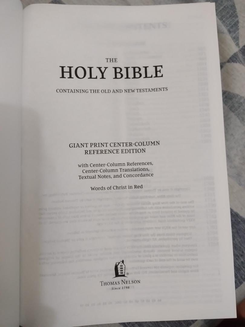 Holy Bible New King James Version 1994 Giant Print, Hobbies & Toys, Books & Magazines, Religion