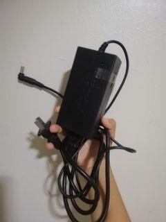 laptop charger (no brand)
