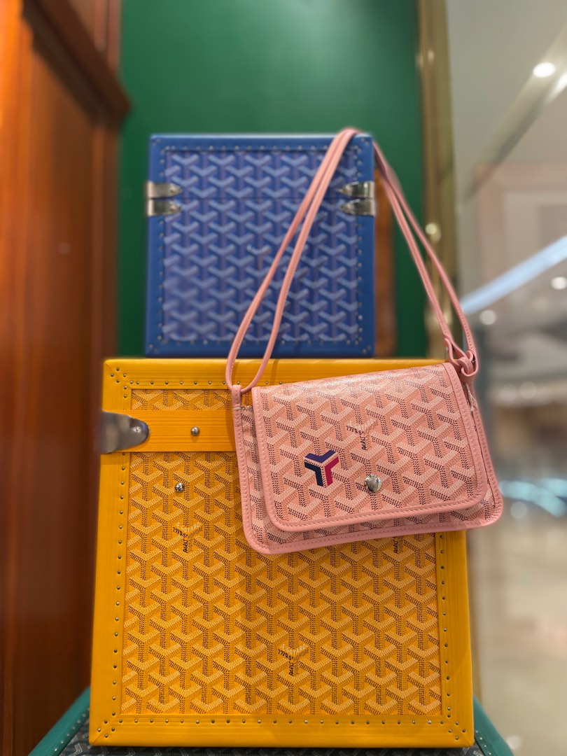 GoyardOfficial on X: THE JET BLACK & POWDER PINK LIMITED EDITION  Maison Goyard dresses up its emblematic Goyardine canvas in 2 rare hues  evoking the vibrancy of the Indian city of Pondicherry. #