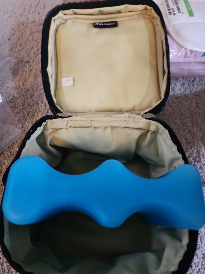 Medela cooler bag and ice pack, Babies & Kids, Nursing & Feeding
