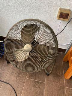 Metal fan with metal blades and a powerful motor