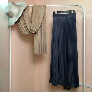 [NEW] Pleated Skirt in Dark Grey