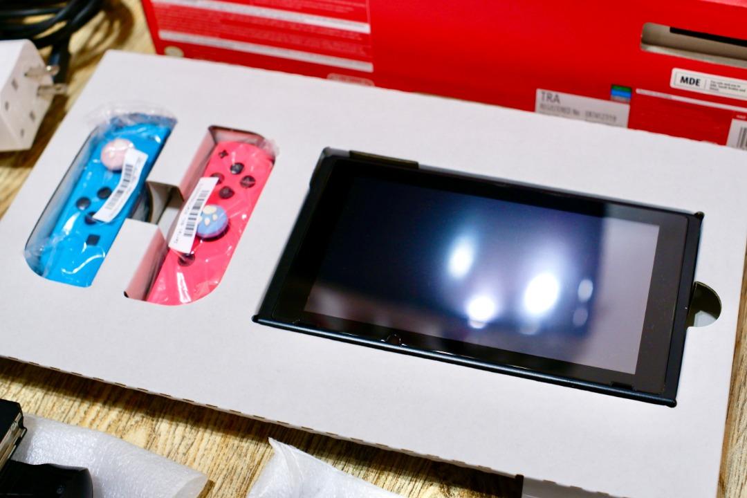 Nintendo Switch Console V2 Accessories with box and freebies