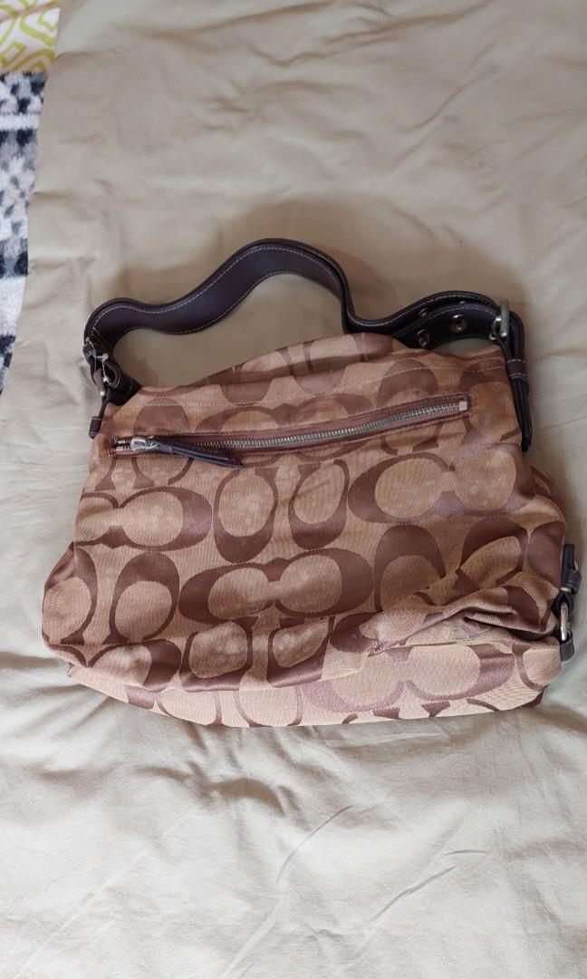 [ORIG] Coach Bag (Category: Luxury Bags & Wallets) located in Quezon City. Submitted by mariieee_ (Listing ID 1188523175, Image 1). Description: Original for Cleaning RFS: Decluttering.