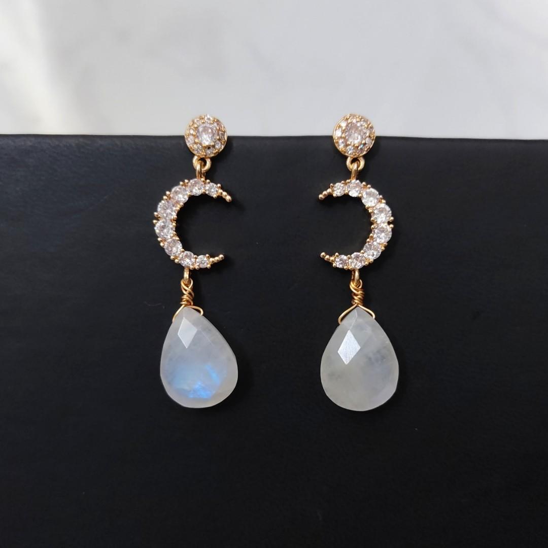 Rainbow cheap moonstone earrings