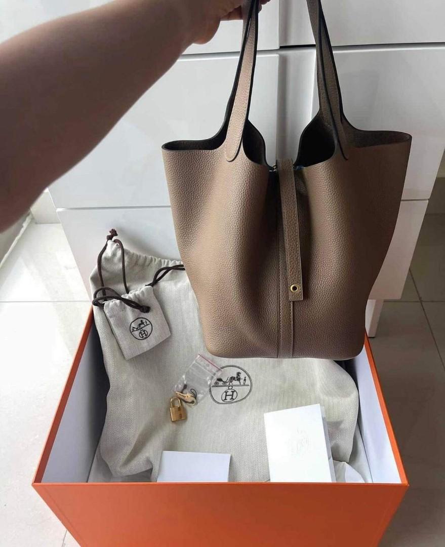 Rare picotin 22 (Category: Luxury Bags & Wallets) located in Butuan. Submitted by jen_pre (Listing ID 1188403336, Image 1). Description: fullset.