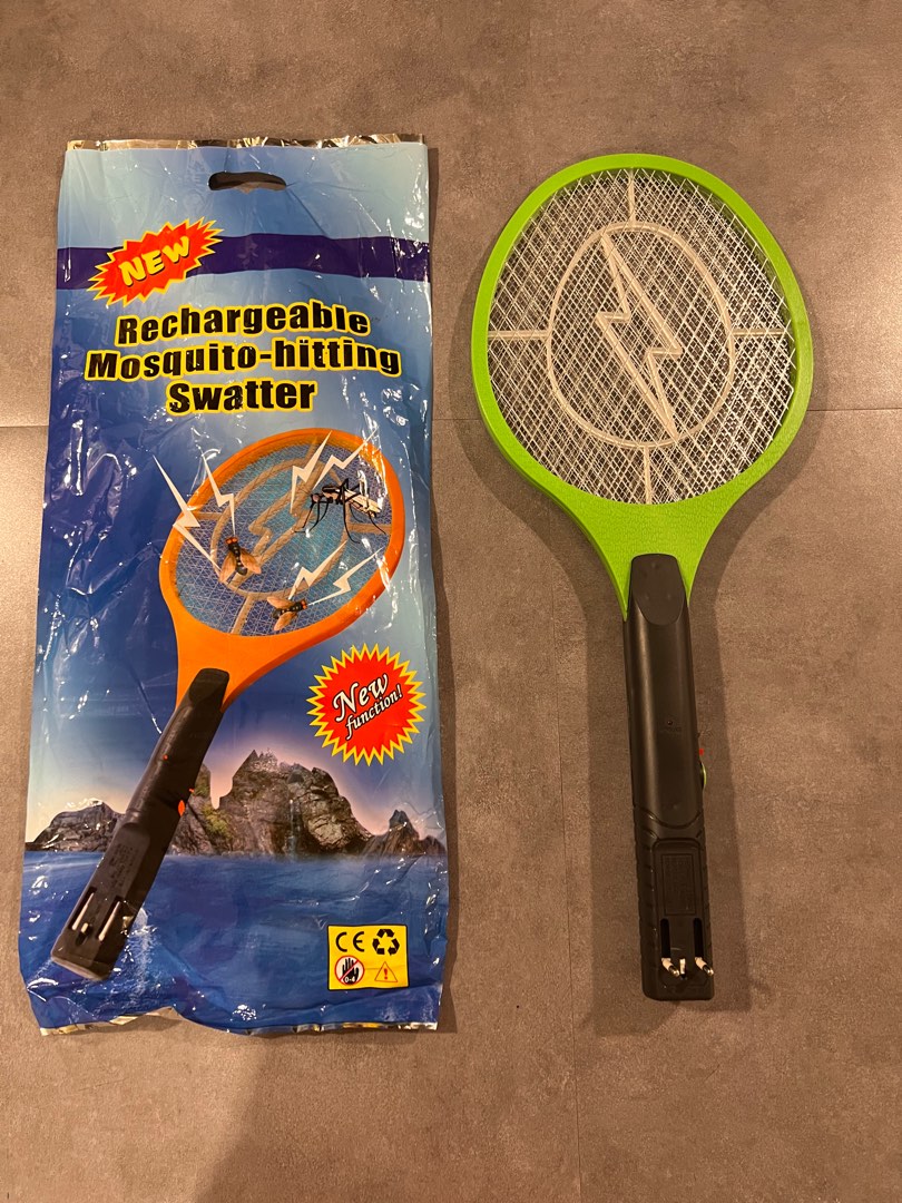 Rechargeable mosquito hitting outlet swatter