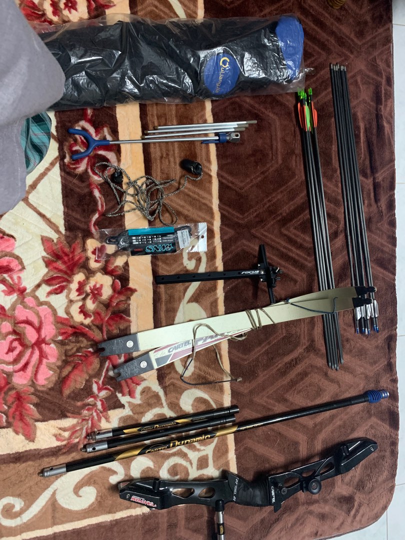 Recurve bow complete set, Sports Equipment, Other Sports Equipment and