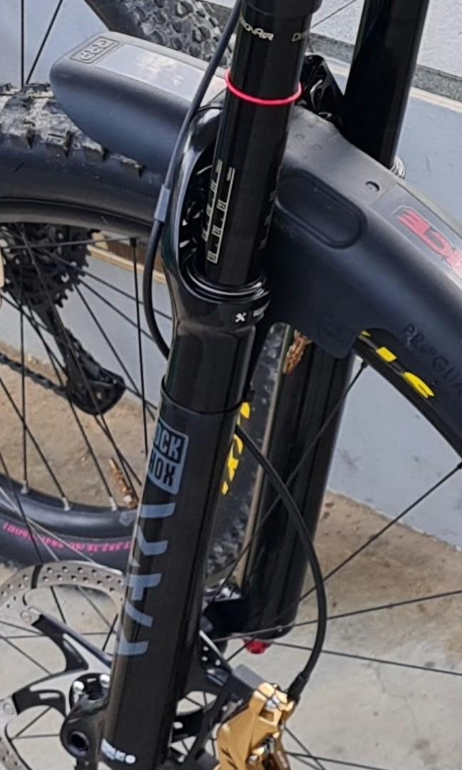 Rockshox best sale yari mudguard