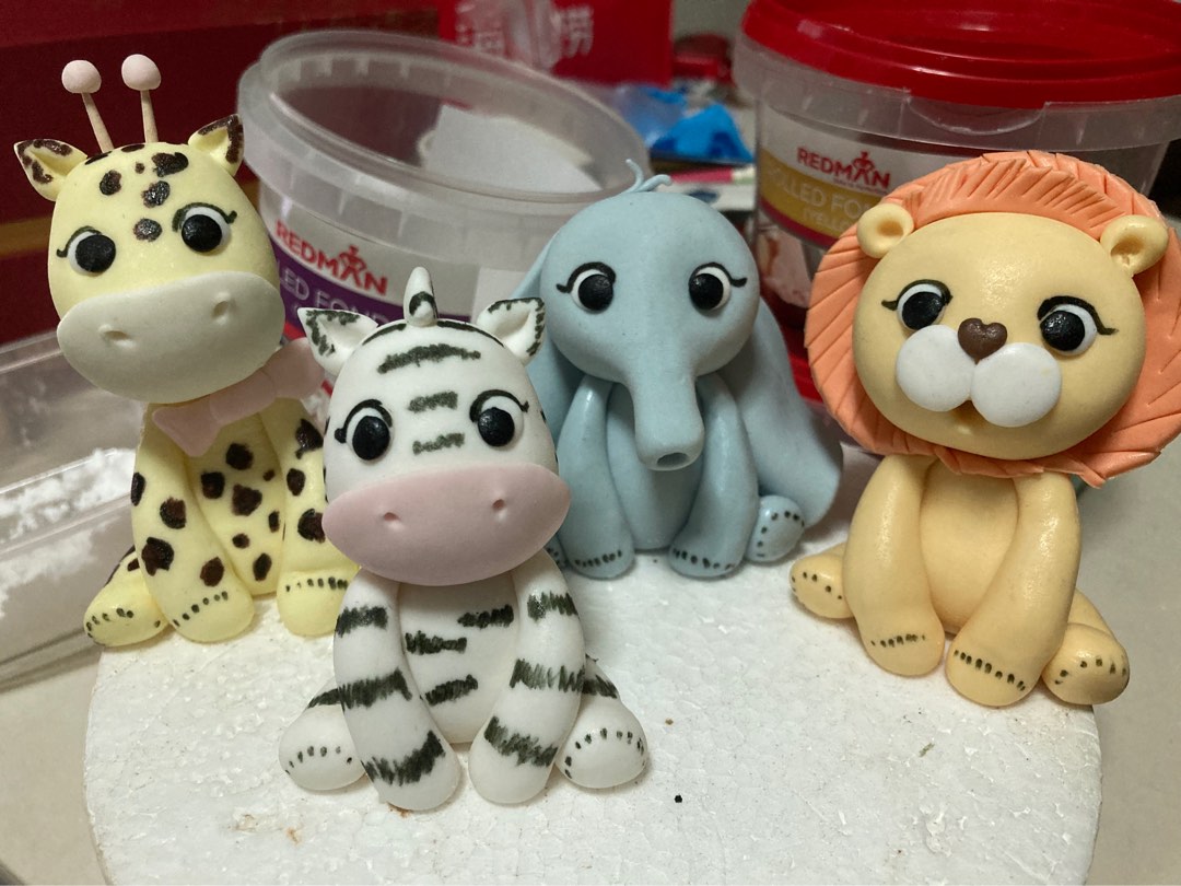 Safari animal fondant figurines, Food & Drinks, Homemade Bakes on Carousell