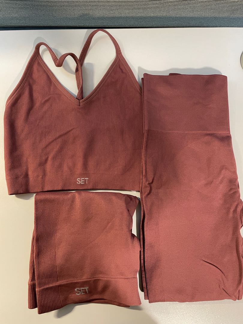 Set Active Clearance, Women's Fashion, Activewear on Carousell