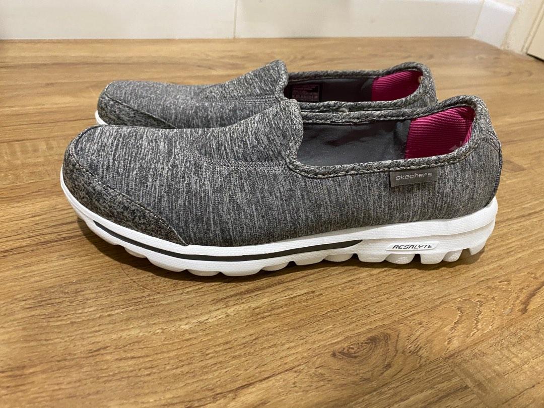 Skechers form fit top