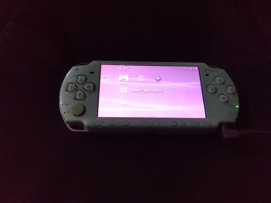 Sony PSP 2000 green edition, Video Gaming, Video Game Consoles