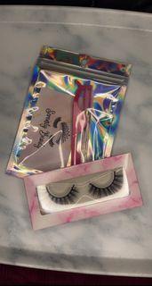 Strip Lashes with Tweezers