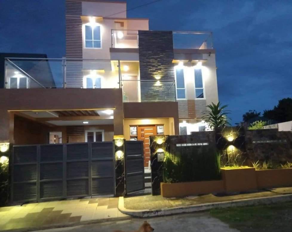 Tagaytay Brand New House & Lot, Property, For Sale, House & Lot on Carousell