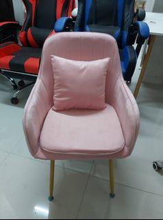 VELVET CHAIR WITH LEGS OR WITH WHEELS (DELIVER UNASSEMBLED)