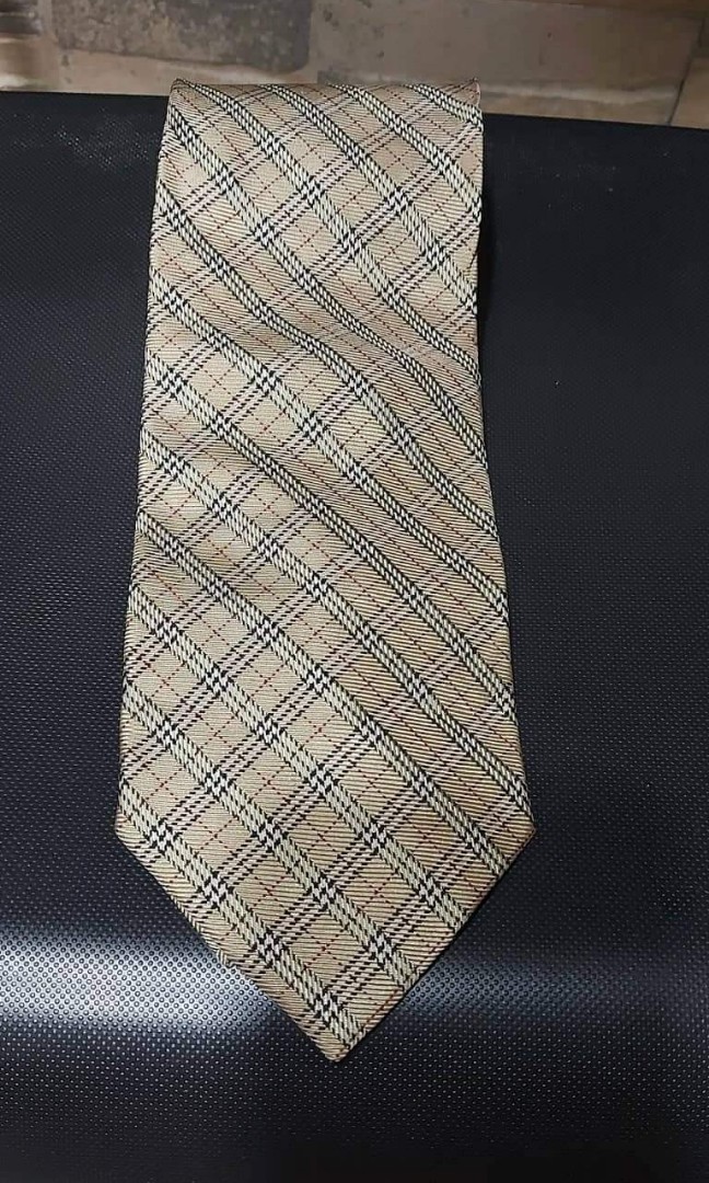 Vintage burberry necktie, Men's Fashion, Watches & Accessories, Ties on ...