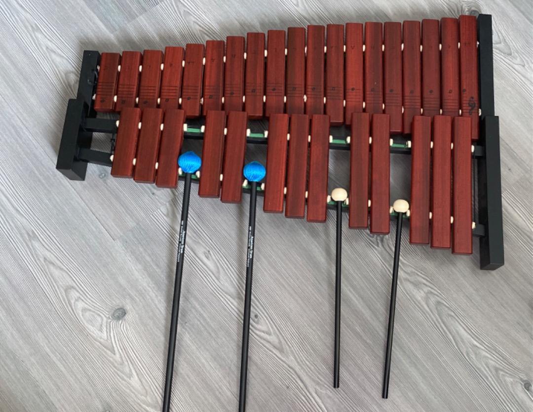 Yamaha Tabletop Xylophone with 2 sets of sticks, 興趣及遊戲, 音樂樂器 & 配件, 樂器