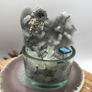月光碎石搭載著紫幽靈太空人優遊在灰藍色閃鋅片的世界裡~閃爆~效應好