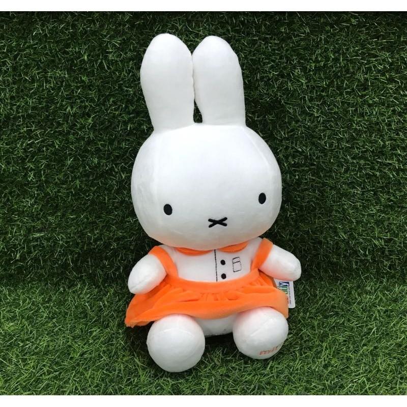 台灣直送miffy毛公仔大公仔35cm 抱枕攬枕睡房裝飾家居裝飾擺設米菲兔全新有吊牌有膠袋女朋友禮物生日禮物交換禮物聖誕禮物22 正版台灣代購 傢俬 家居 家居裝飾 咕𠱸