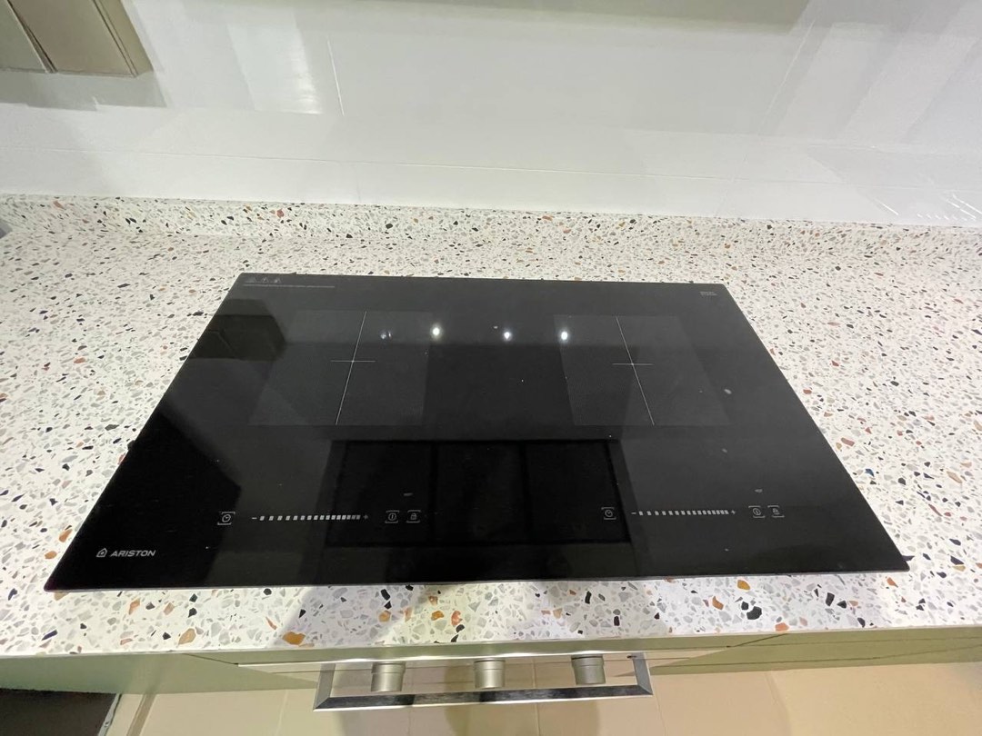 Ariston Hood and hob (can be sold separately), TV & Home Appliances
