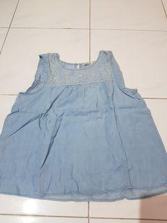 Atasan sleeveless