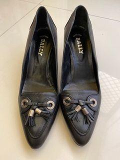 Bally black low heeled shoes