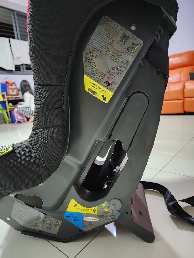 Britax Safe and Sound Car Seat, Babies & Kids, Going Out, Car Seats on