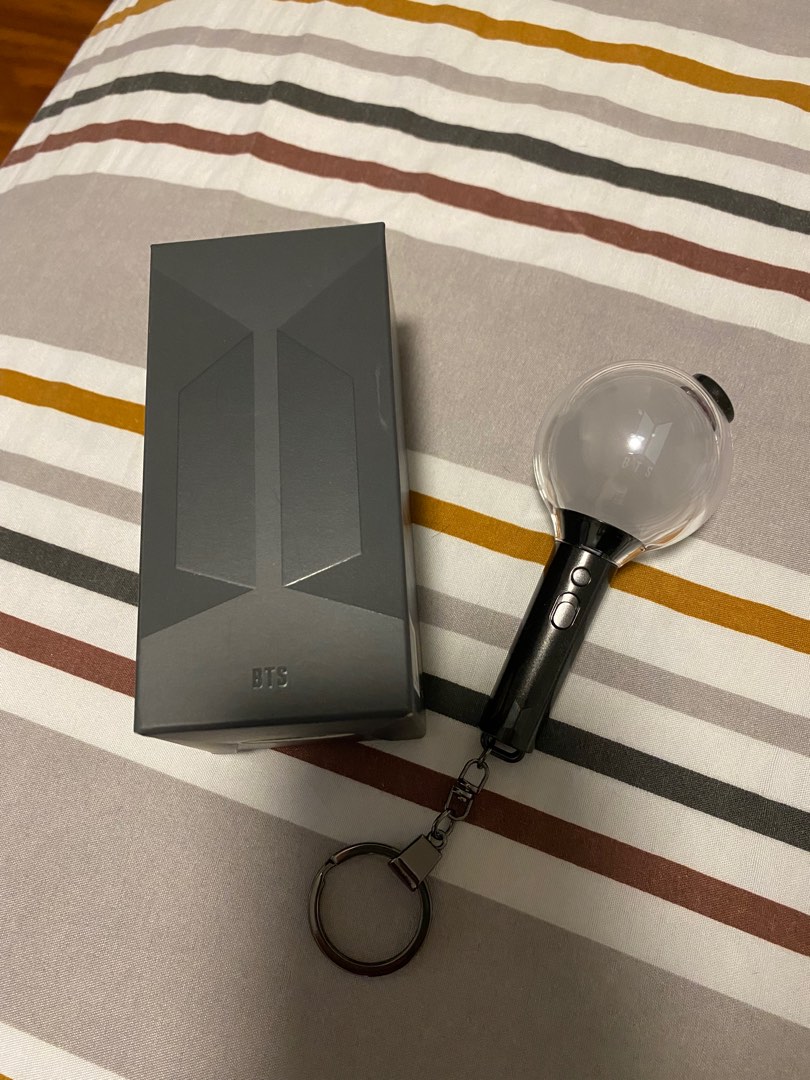 BTS official lightstick KEYRING SE, Hobbies & Toys, Memorabilia & Collectibles, Fan Merchandise